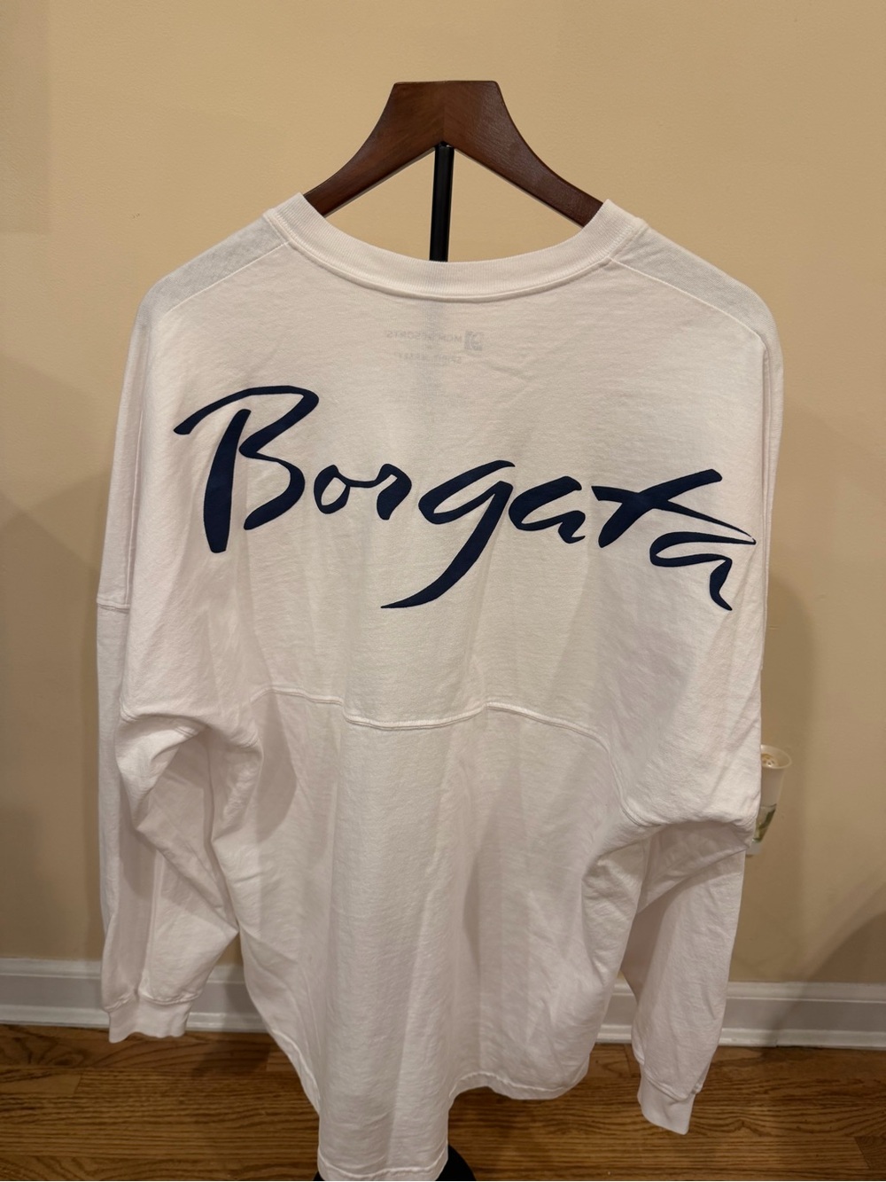 MGM Resorts Borgata White Long Sleeve Oversized Graphic Shirt Women’s M